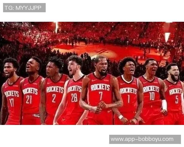 四冠中锋提前备战新赛季展现冠军气质与决心